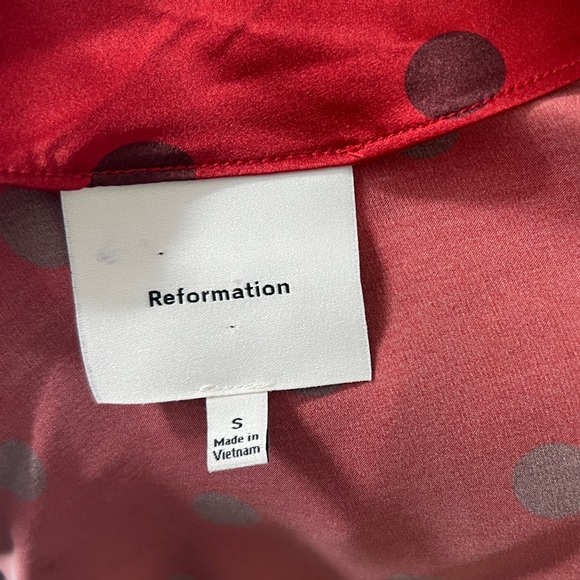 Reformation Red Polka Dot Halter Slip small
In Hot to Dot Jennis Silk Dress - Picture 6 of 7